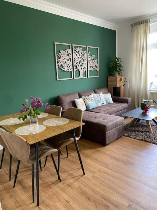 2-Zimmer Zentral In Ferdinandshof, Wlan Modern ภายนอก รูปภาพ